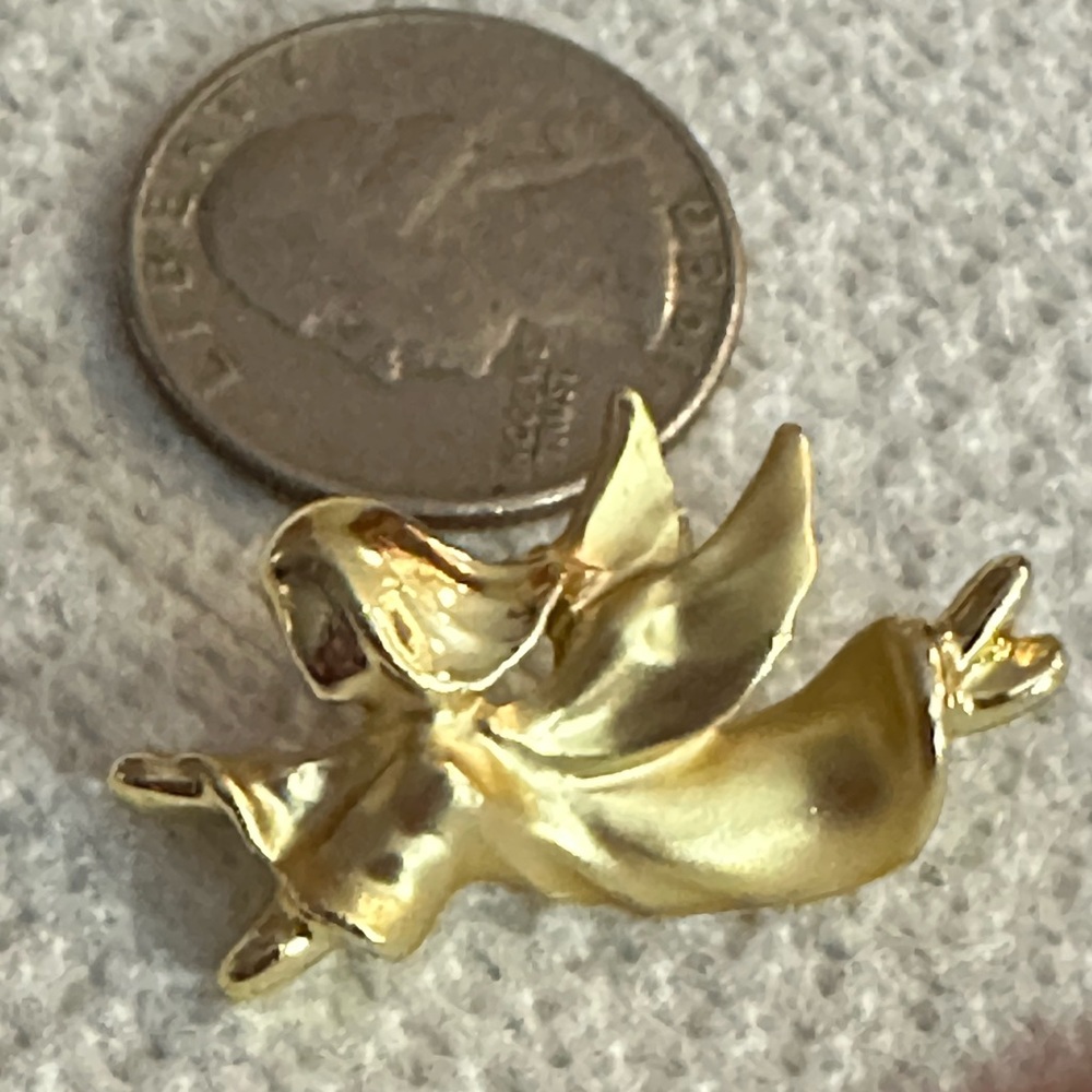 Gigi Giusti angel goldtone pin/brooch/ Christmas pin Vintage 1990’s